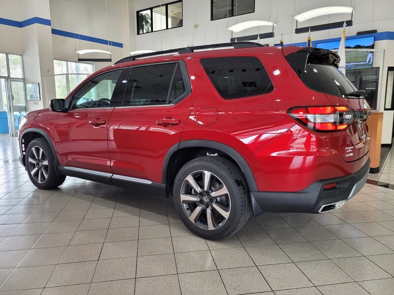 2025 Honda Pilot Touring photo 4