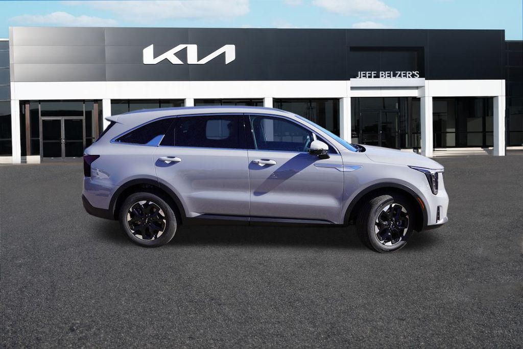 2026 Kia Sorento S photo 2