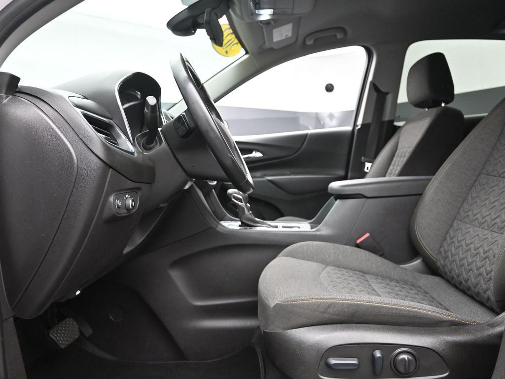 2022 Chevrolet Equinox LT photo 10