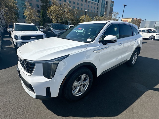 2026 Kia Sorento LX photo 2