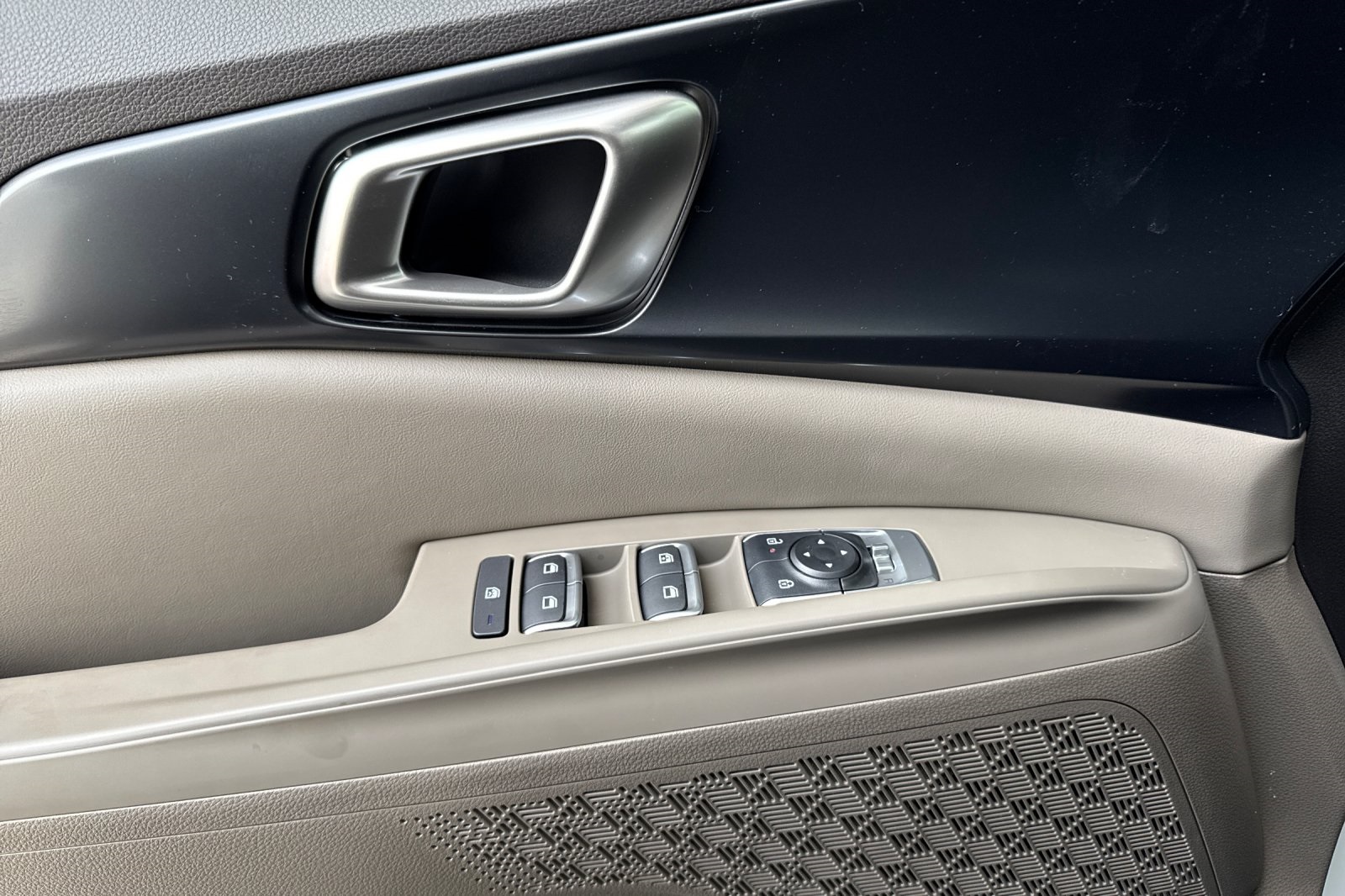 2026 Kia Carnival LX photo 6