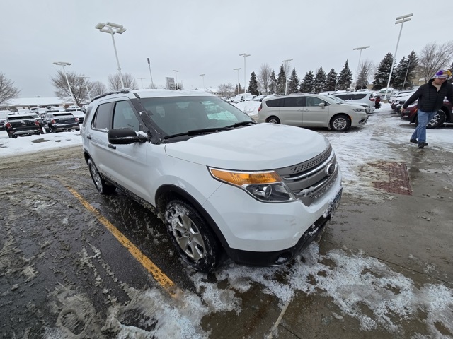 2014 Ford Explorer Base's photo