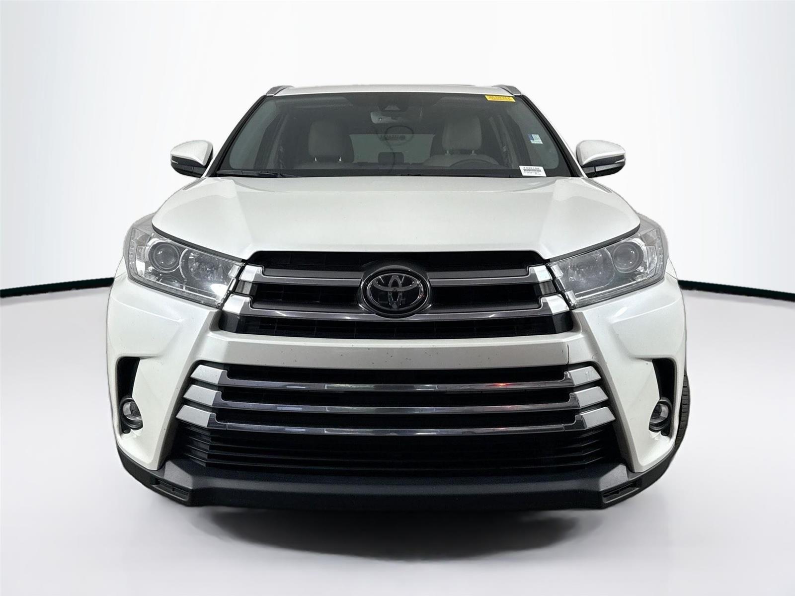 2019 Toyota Highlander Limited Platinum photo 3