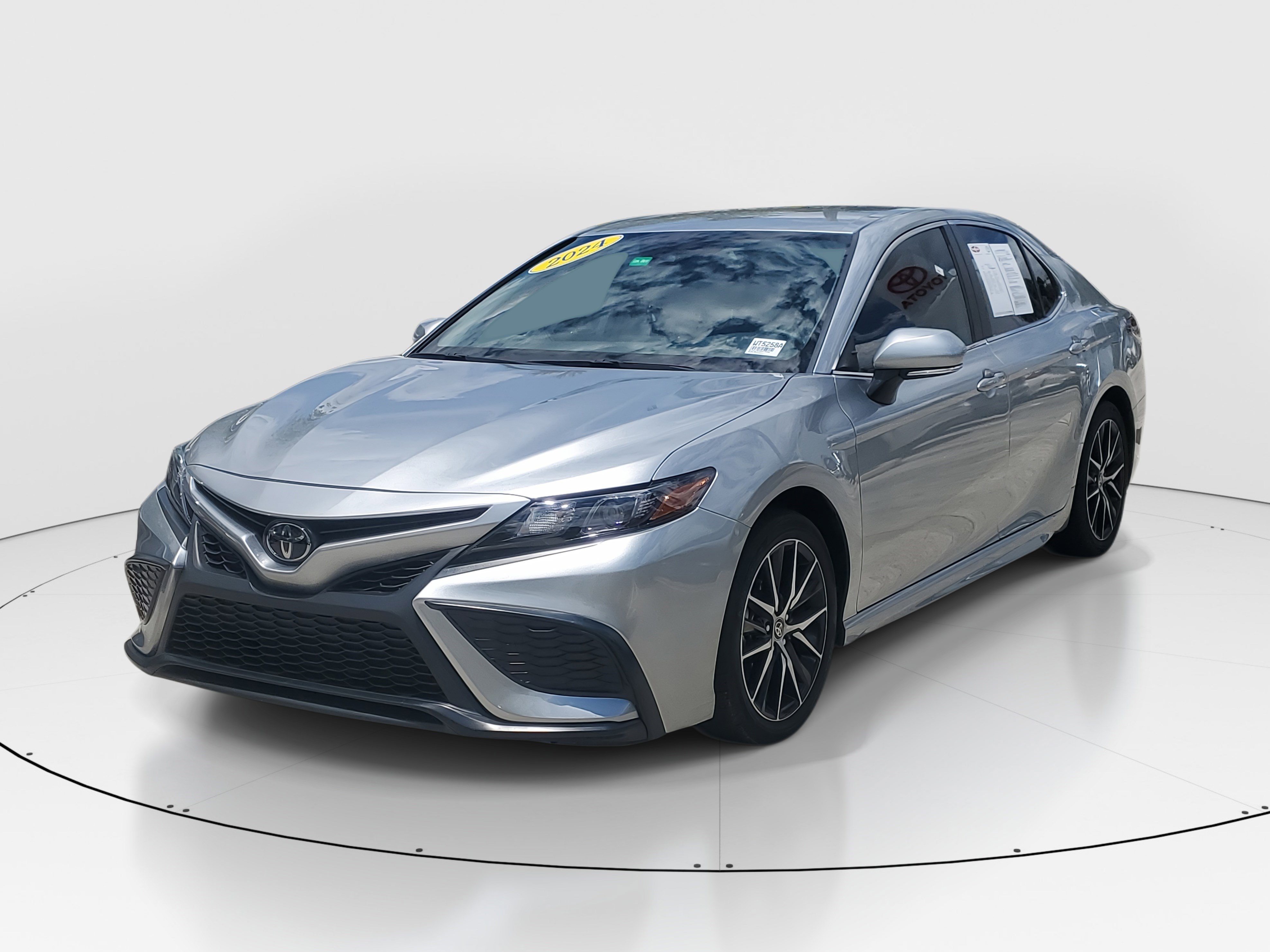 2024 Toyota Camry SE photo 4