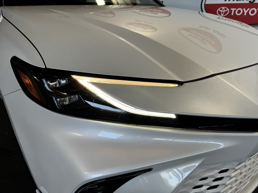 2025 Toyota Camry photo 10