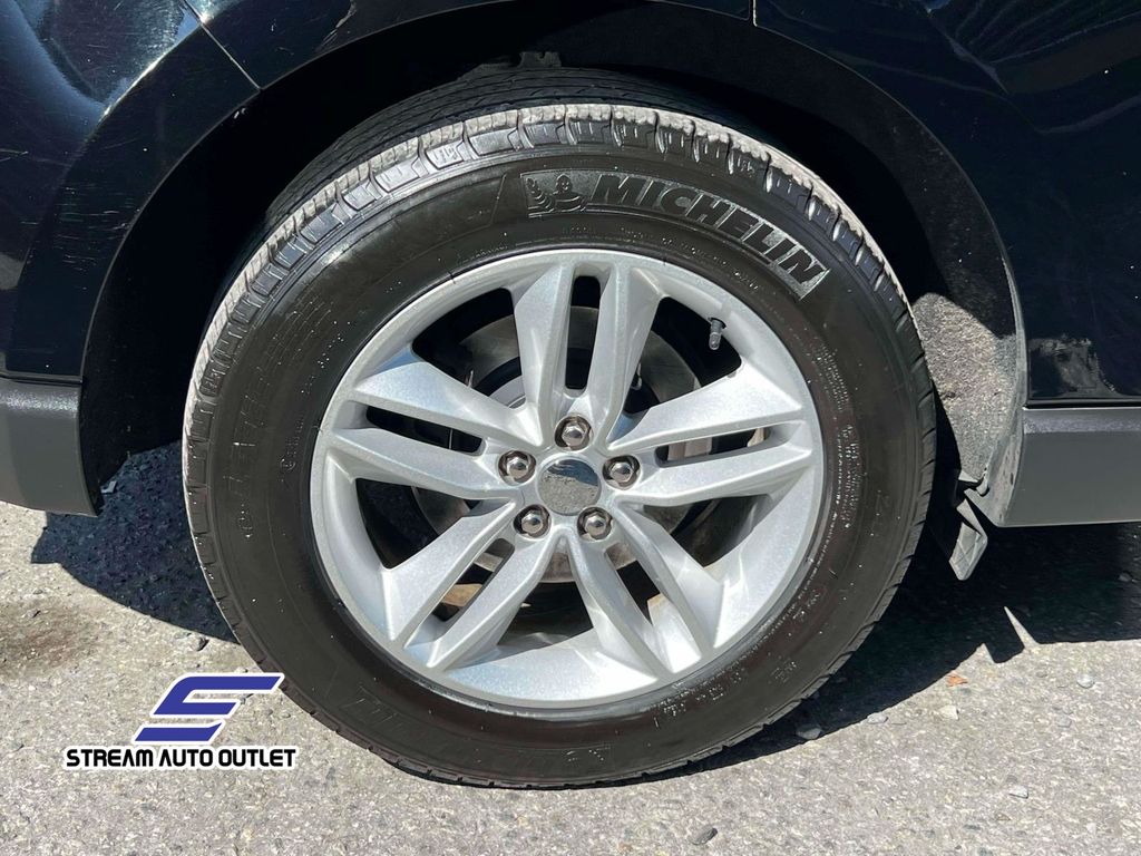 2017 Ford Edge SEL photo 7