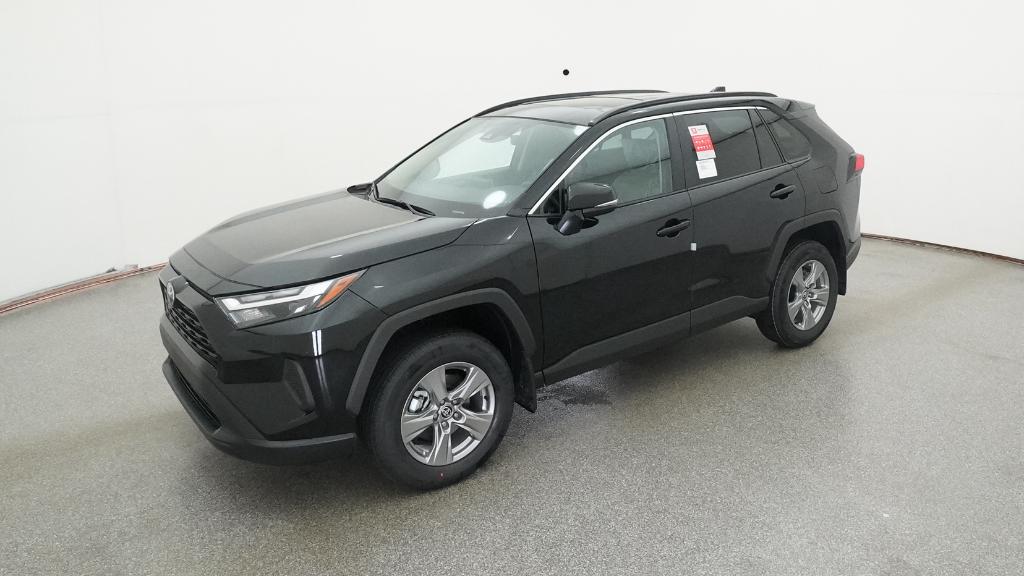 2025 Toyota RAV4 XLE's photo