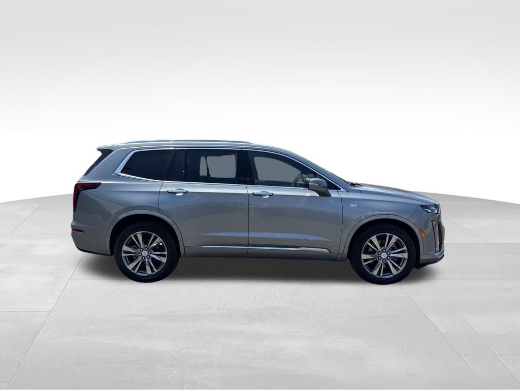 2025 Cadillac XT6 Premium Luxury photo 2