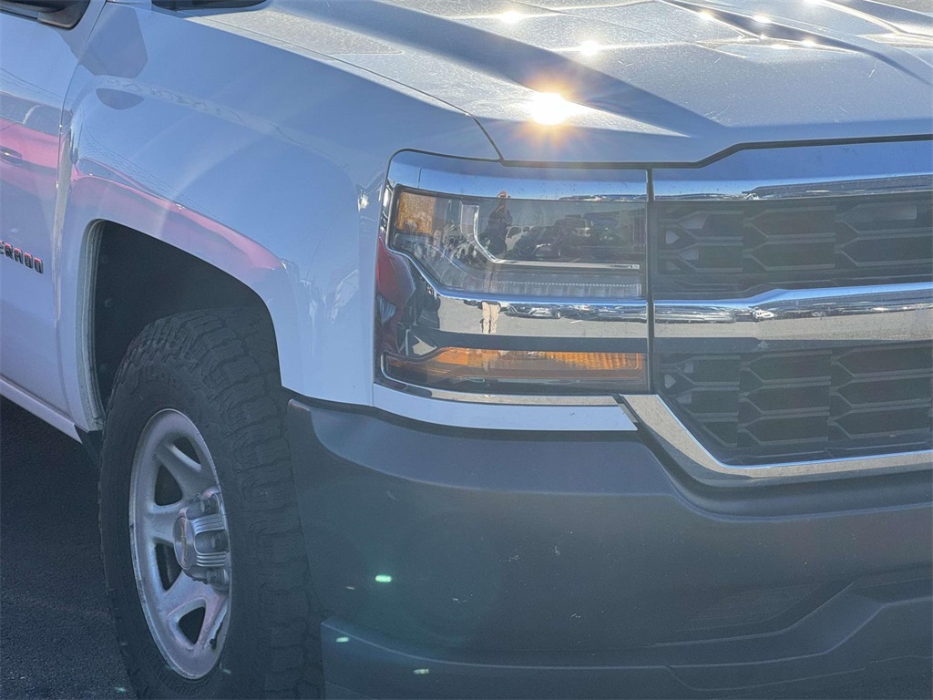 2017 Chevrolet Silverado 1500 photo 2