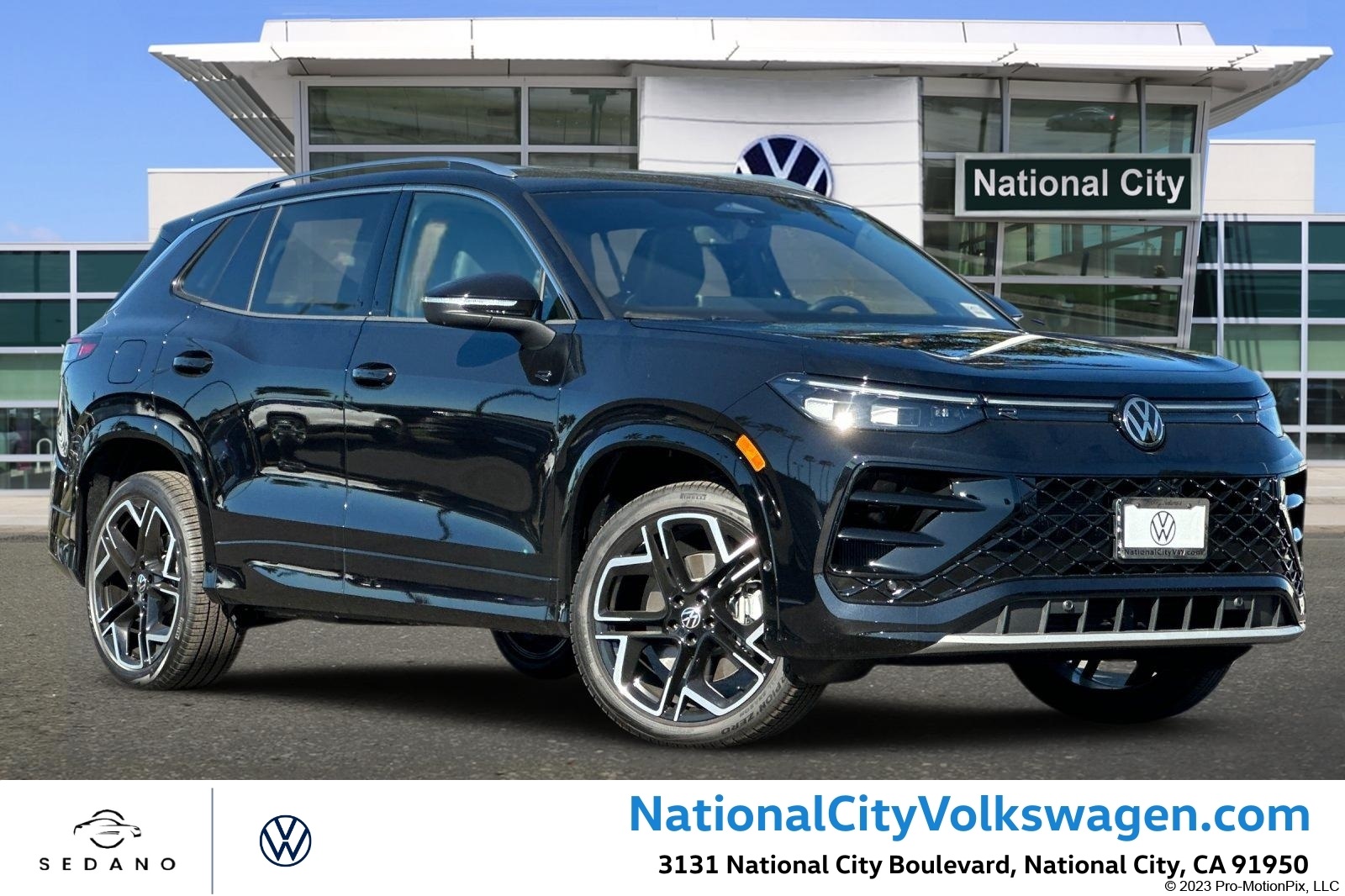 2026 Volkswagen Tiguan SEL R-LINE TURBO's photo