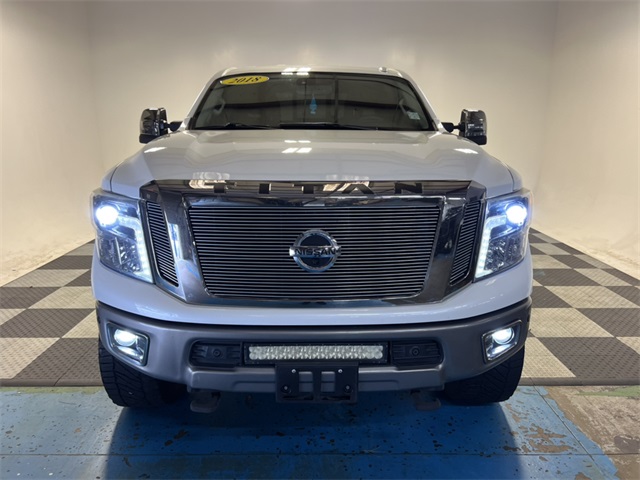 2018 Nissan Titan Platinum Reserve photo 2