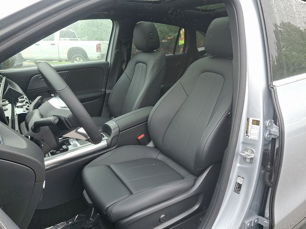 2026 Mercedes Benz GLA 250 4MATIC photo 9