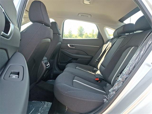 2025 Hyundai Sonata Hybrid SEL photo 10