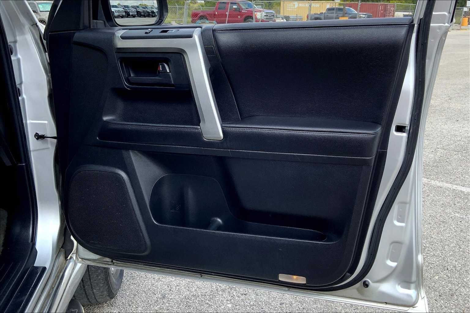 2012 Toyota 4Runner SR5 photo 21