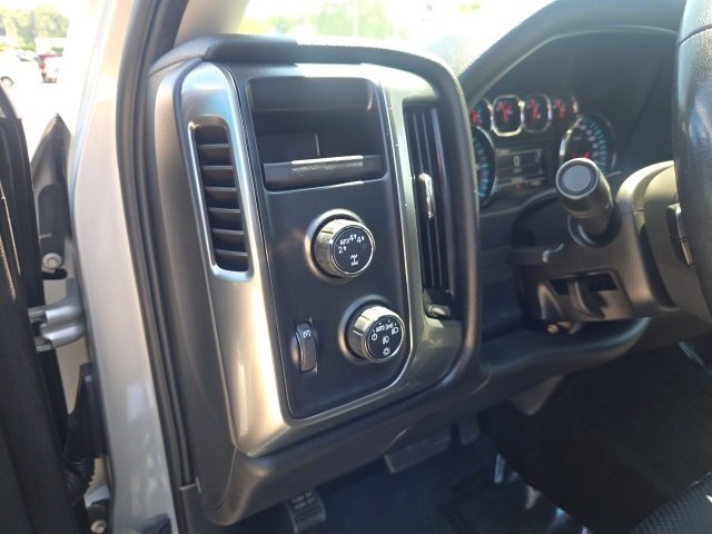2018 Chevrolet Silverado 1500 LT photo 12