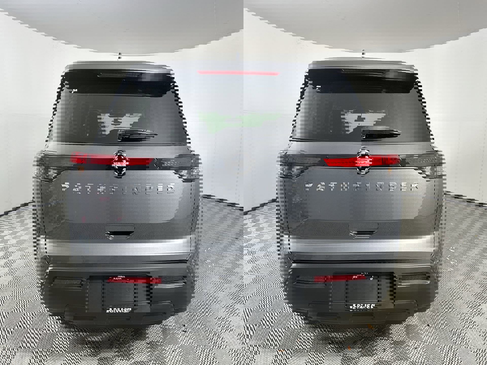 2025 Nissan Pathfinder S photo 6