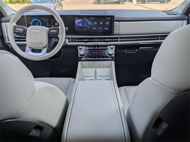 2026 Hyundai Santa Fe SE photo 4