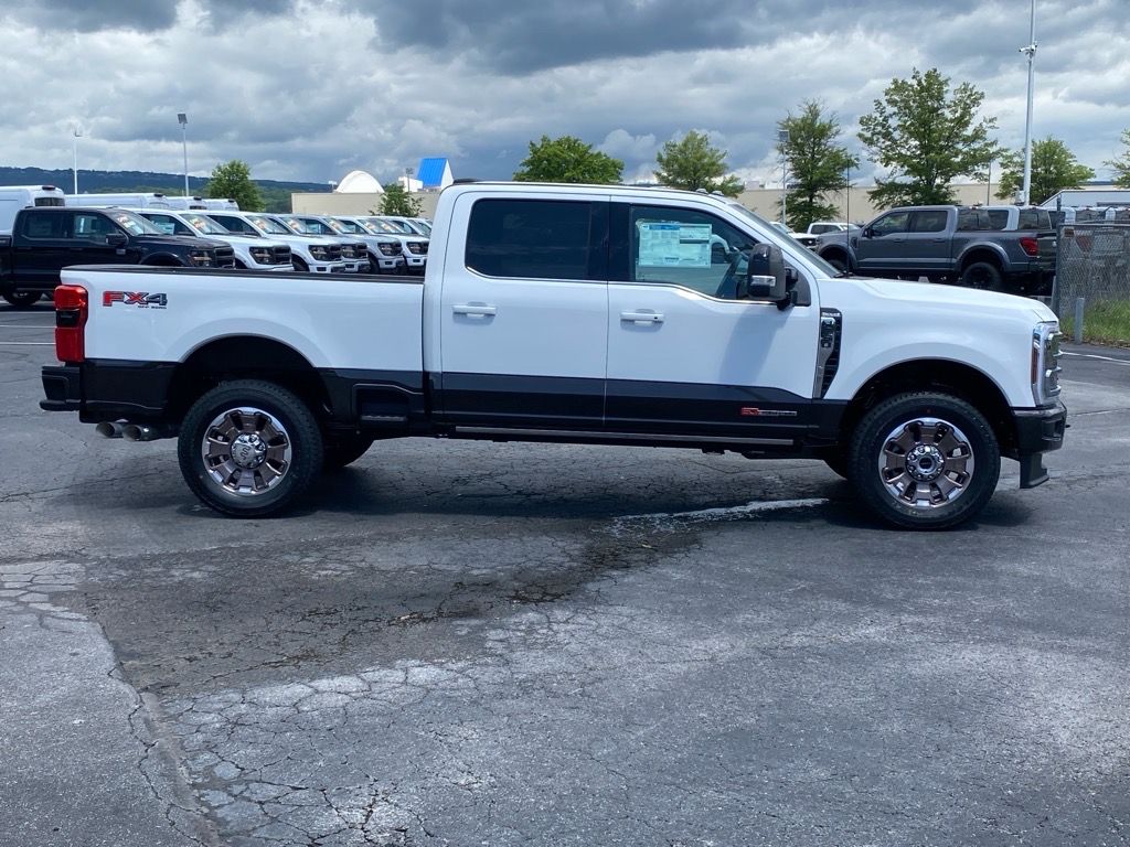 2025 Ford F-250 King Ranch photo 3