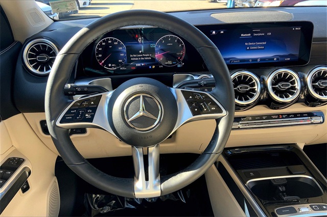 2025 Mercedes Benz GLB 250 4MATIC photo 4