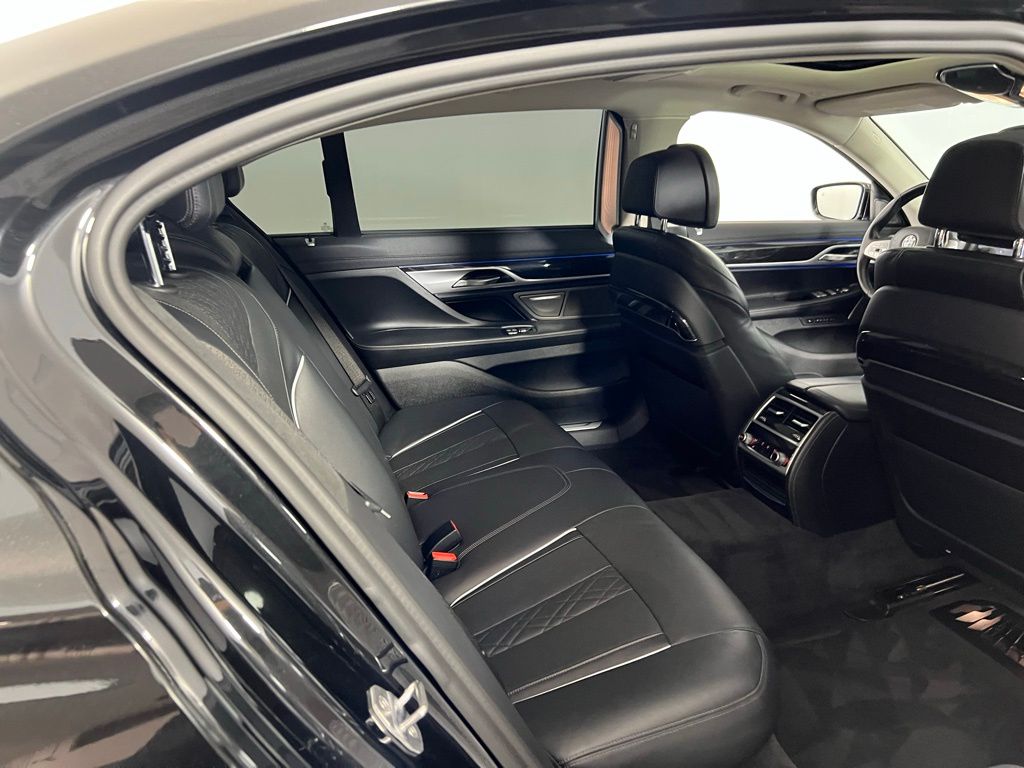 2020 Bmw 745e xDrive Sedan photo 24