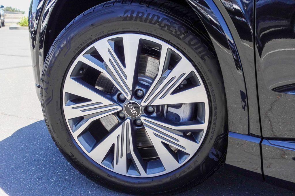 2023 Audi Q4 40 E-tron Premium Plus photo 8
