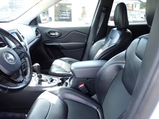 2020 Jeep Cherokee Altitude photo 6