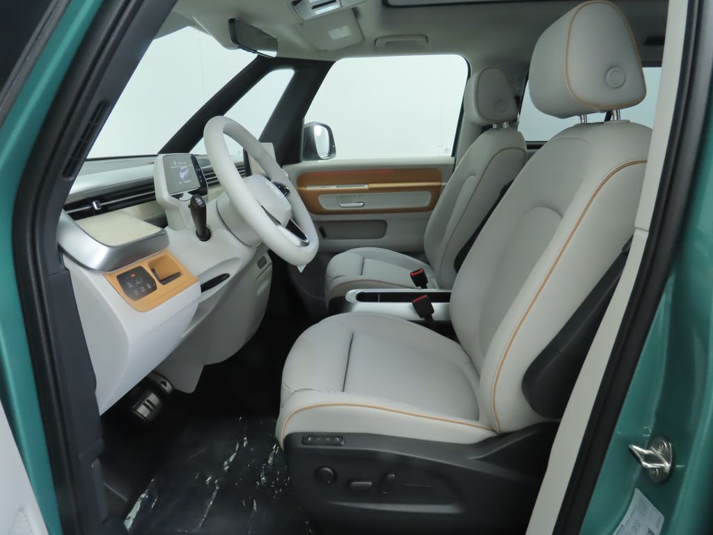 2025 Volkswagen ID. Buzz Pro Plus photo 18