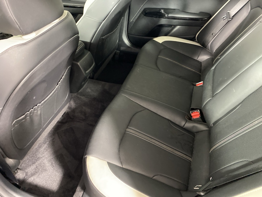 2025 Kia K5 GT-Line photo 10