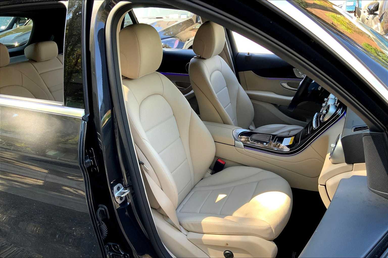 2021 Mercedes Benz GLC 300 photo 8