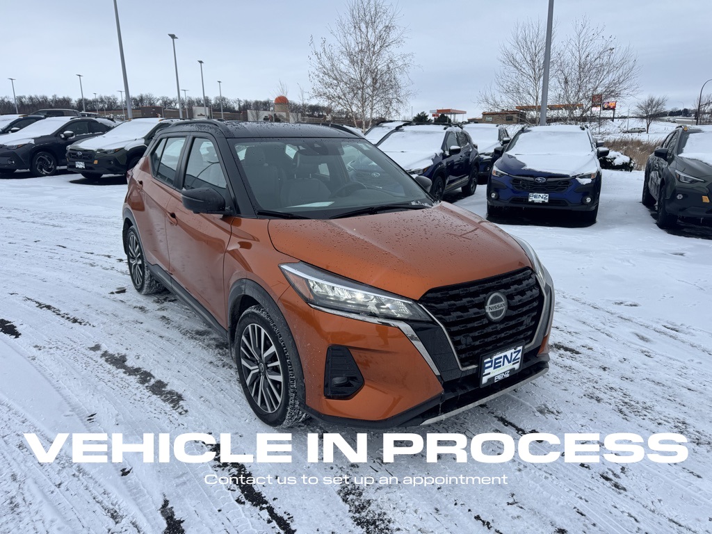 2021 Nissan Kicks SR's photo