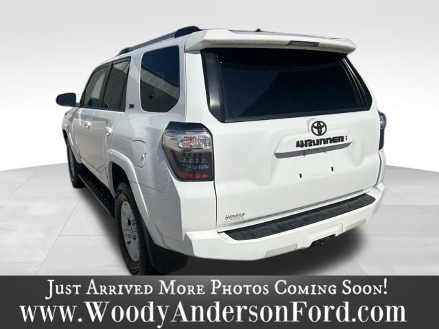 2021 Toyota 4Runner SR5 photo 3