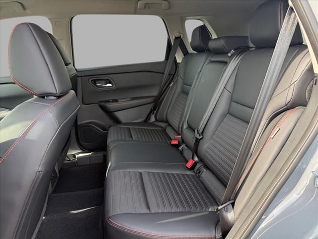 2025 Nissan Rogue SV photo 19