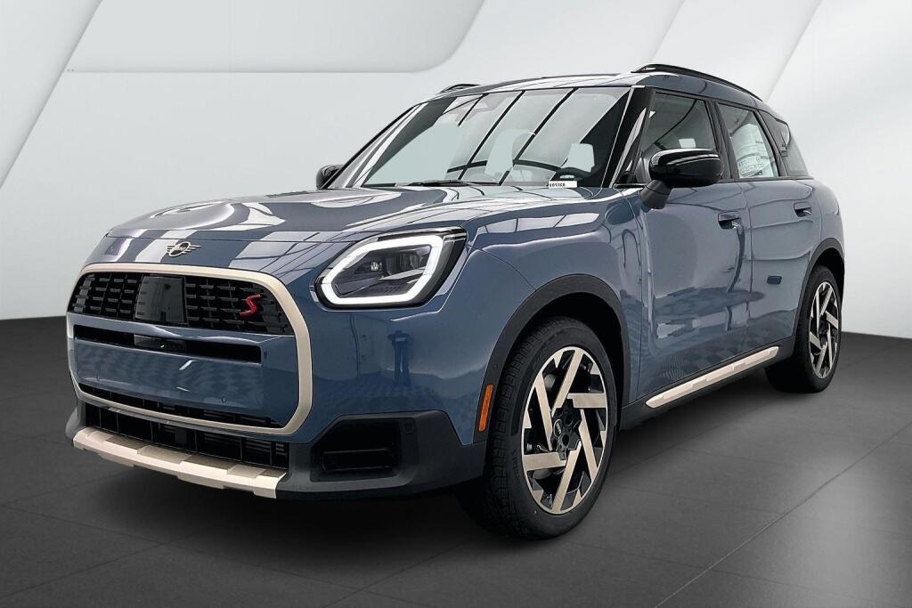 2025 MINI Countryman S's photo