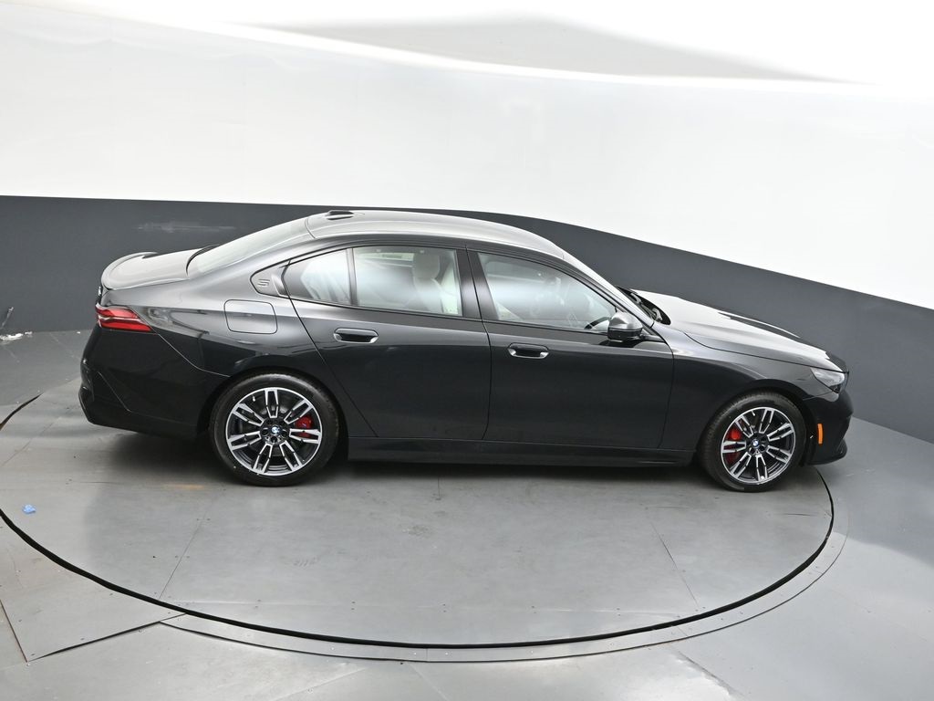 2026 Bmw 550e xDrive photo 32