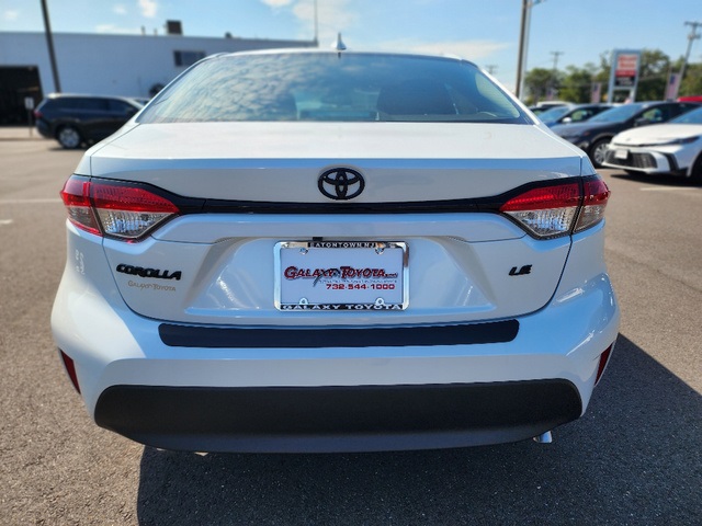 2025 Toyota Corolla LE photo 4