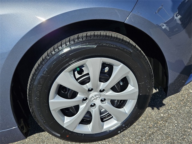 2025 Toyota Corolla LE photo 15