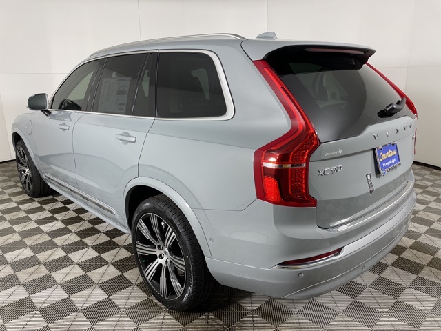 2025 Volvo XC90 T8 AWD Plus photo 11