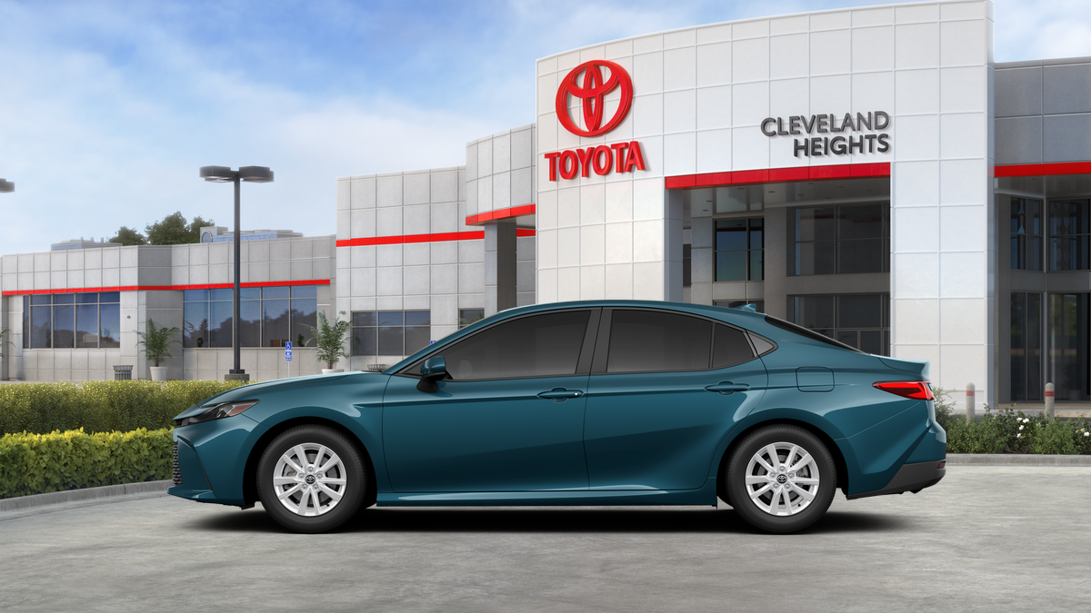 2026 Toyota Camry LE photo 4