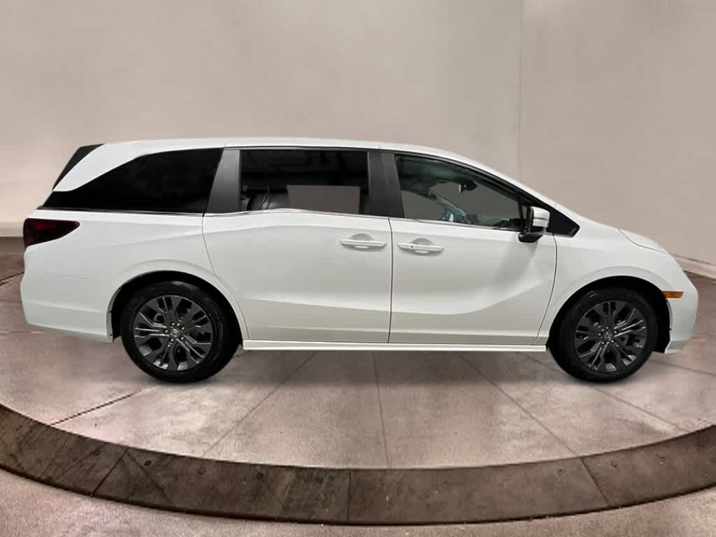 2026 Honda Odyssey Touring photo 6