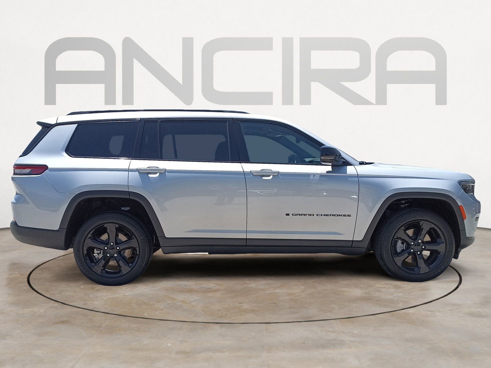 2025 Jeep Grand Cherokee Laredo Altitude photo 7