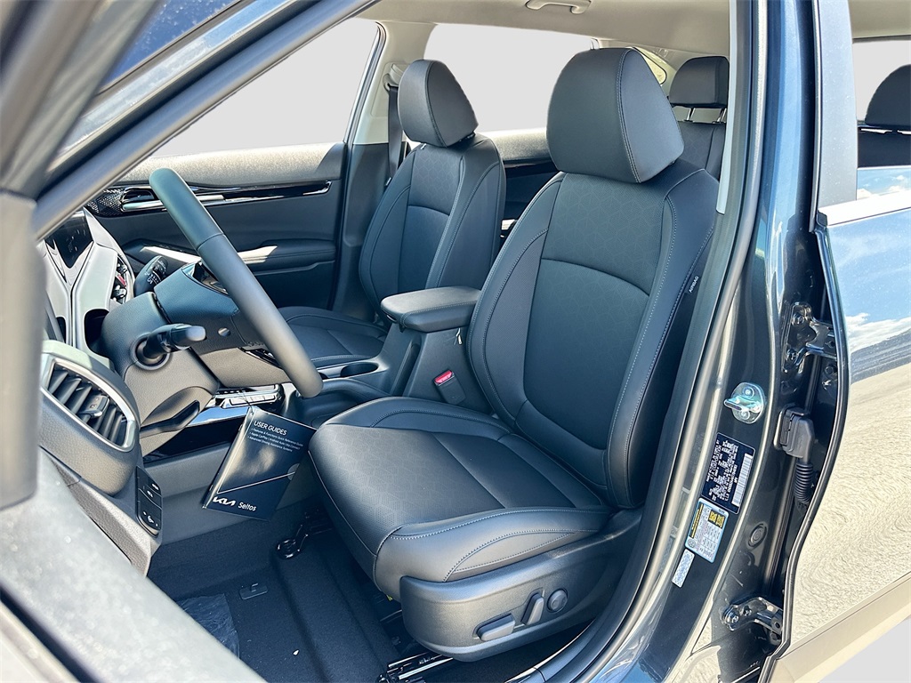 2026 Kia Seltos EX photo 21