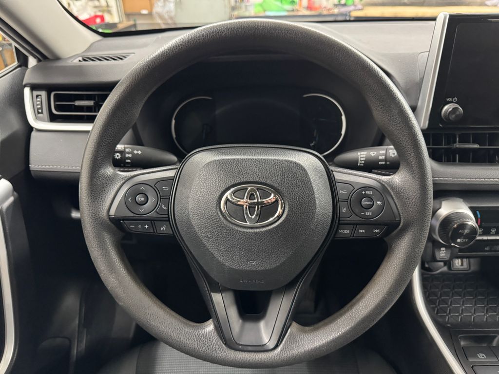 2023 Toyota RAV4 Hybrid LE photo 15