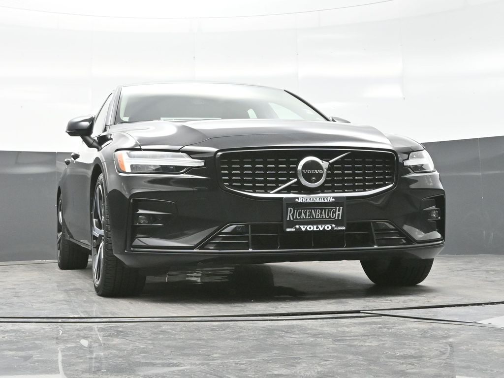 2024 Volvo S60 B5 Plus photo 15
