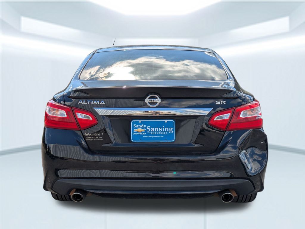 2016 Nissan Altima 2.5 SR photo 3