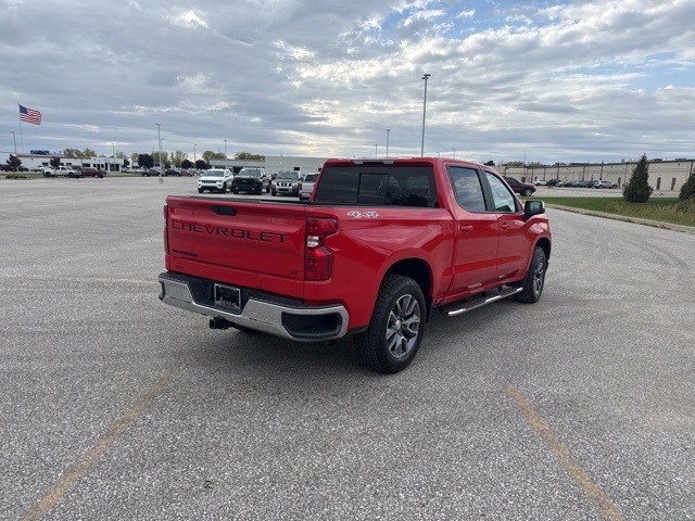 2021 Chevrolet Silverado 1500 LT photo 4