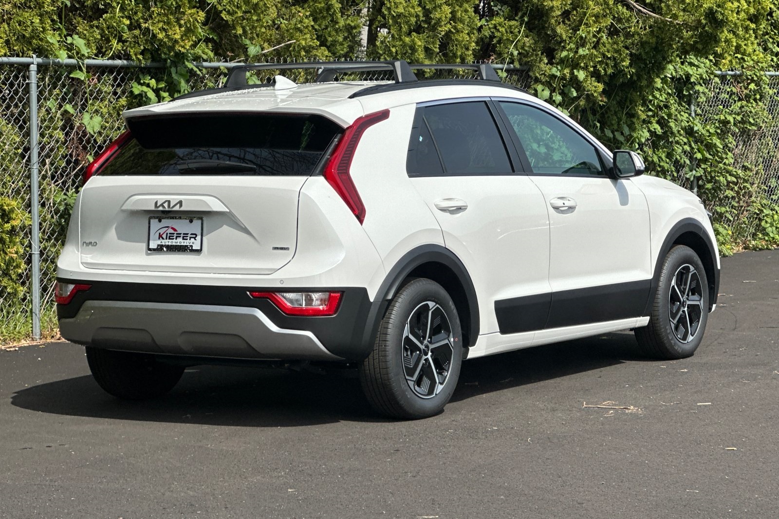 2025 Kia Niro EX photo 3