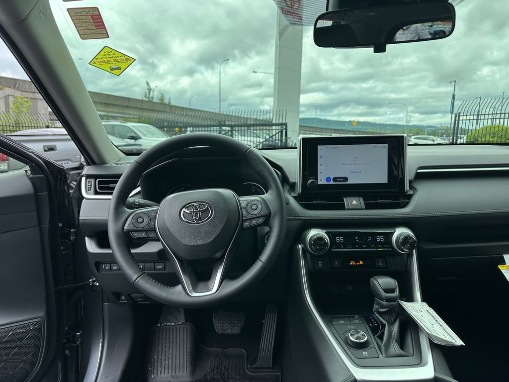 2025 Toyota RAV4 Hybrid XLE photo 10