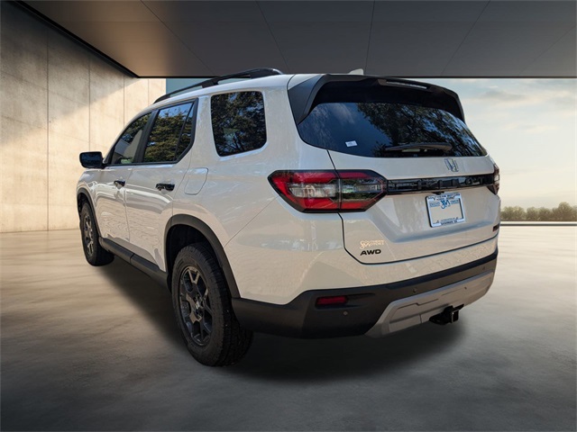 2025 Honda Pilot TrailSport photo 4