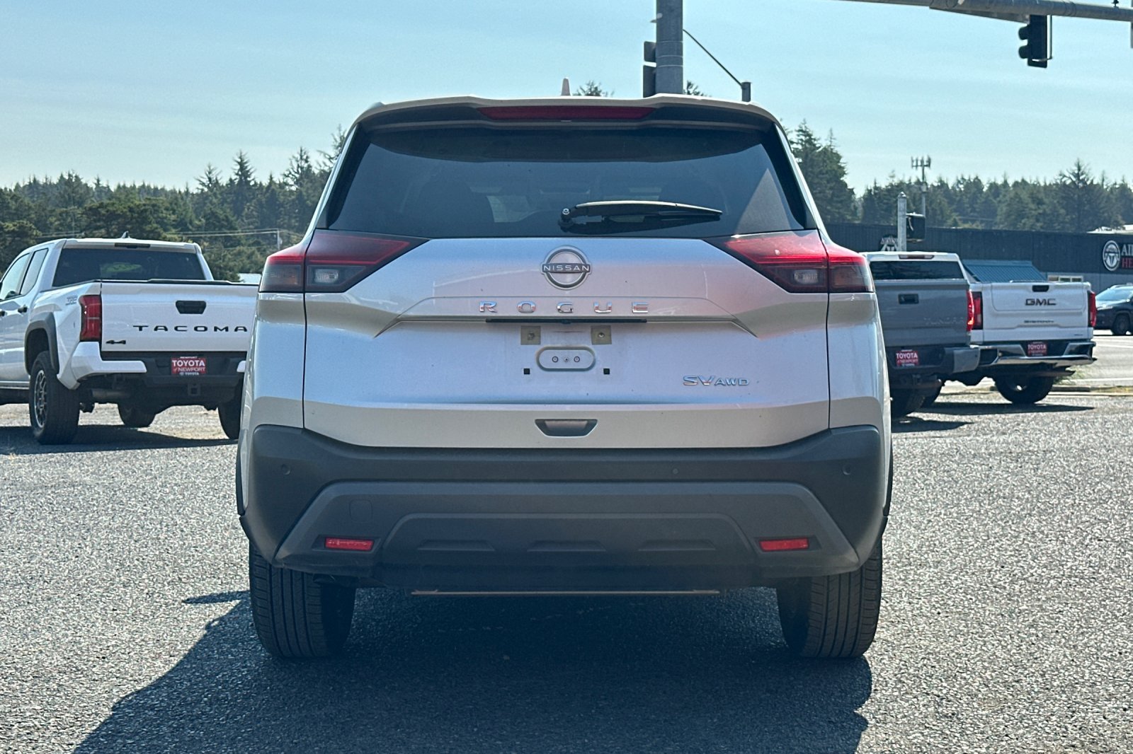 2023 Nissan Rogue SV photo 3