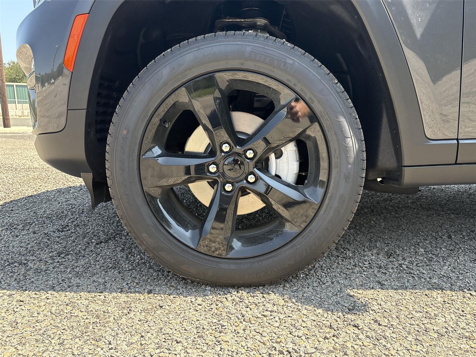 2025 Jeep Grand Cherokee Limited photo 10